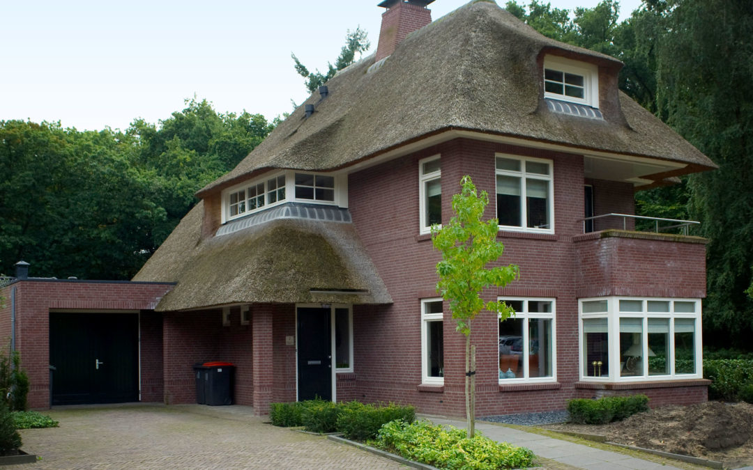Rietgedekte Bosvilla in Lochem