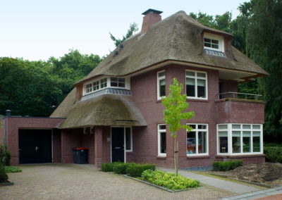 Rietgedekte Bosvilla in Lochem