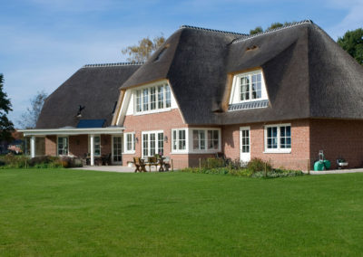 Rietgedekte villa met klassiek karakter in Enschede