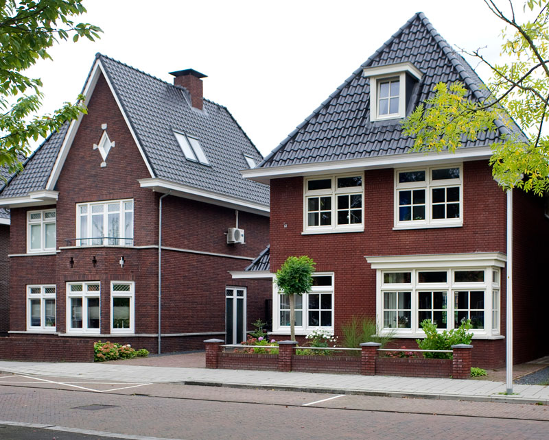 Twee klassieke woningen te Enschede